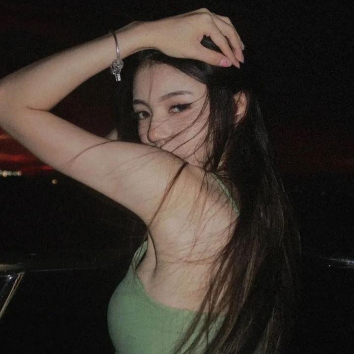 追梦的黎族女娃娃